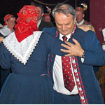 Gradonačelnik Vukovara Željko Sabo pleše linđo
